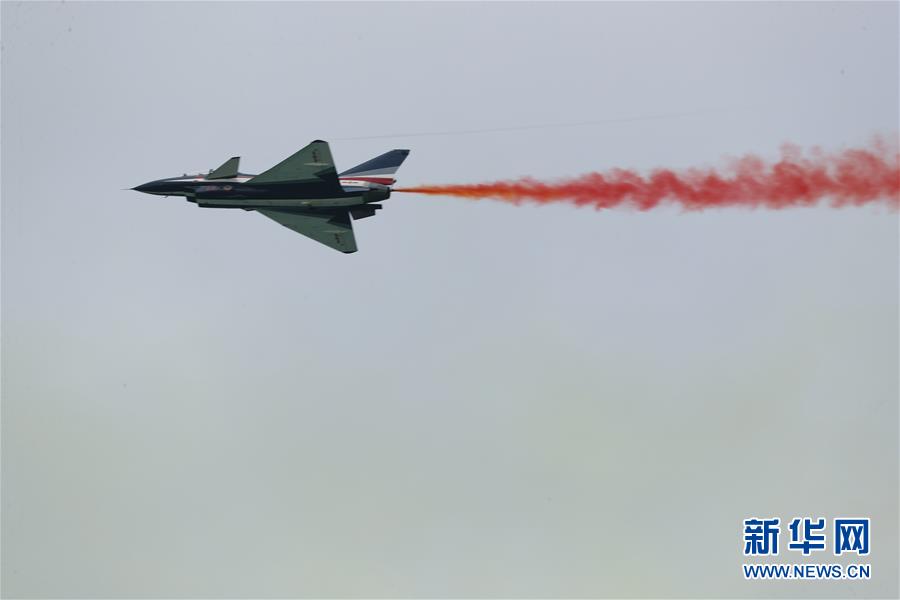 （国际）（1）中国空军八一飞行表演队精彩亮相新加坡航展