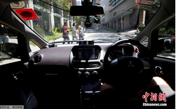 全球首辆无人驾驶出租车在新加坡上路 (组图)