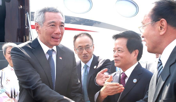 新加坡总理李显龙抵达杭州
