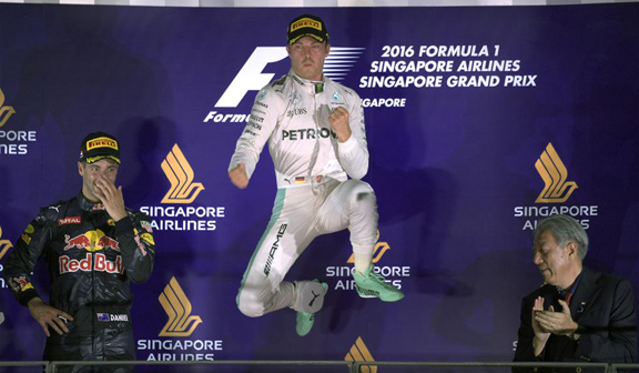 F1新加坡夜间大奖赛：罗斯伯格夺冠