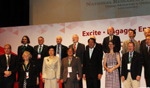 首届全球青年科学家峰会在新加坡举行