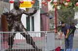李小龙铜像亮相洛杉矶唐人街(组图)