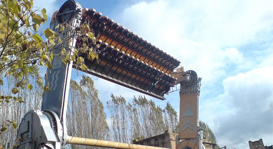 英过山车故障39名乘客被困2小时【组图】