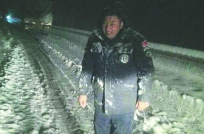 四川甘孜州九月飞雪 由夏直接入冬