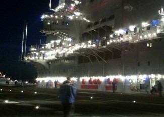 印最先进航母跑道上有几个大补丁