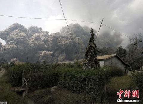 印尼火山尘埃吹向马来西亚 马国吁民众做好防范