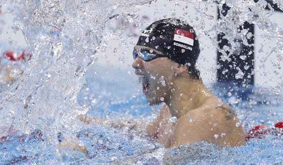 游泳——男子100米蝶泳：新加坡选手夺冠